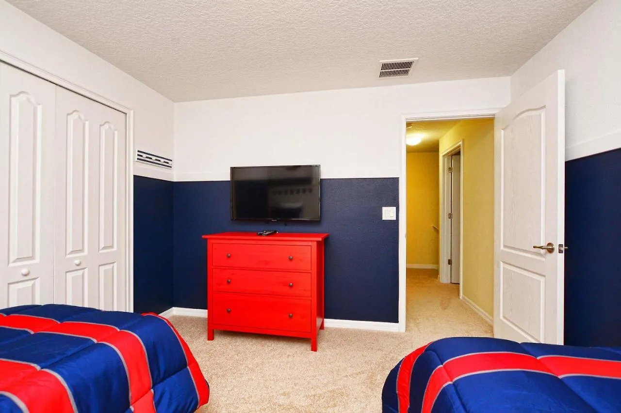 בית נופש Storey Lake- 5 Bedroom Townhome W/pool -1601st