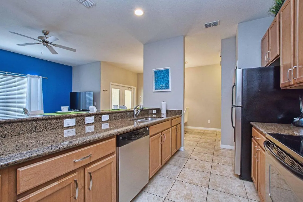 Bright Cheery Decor, Townhome W-spashpool-3015pp
