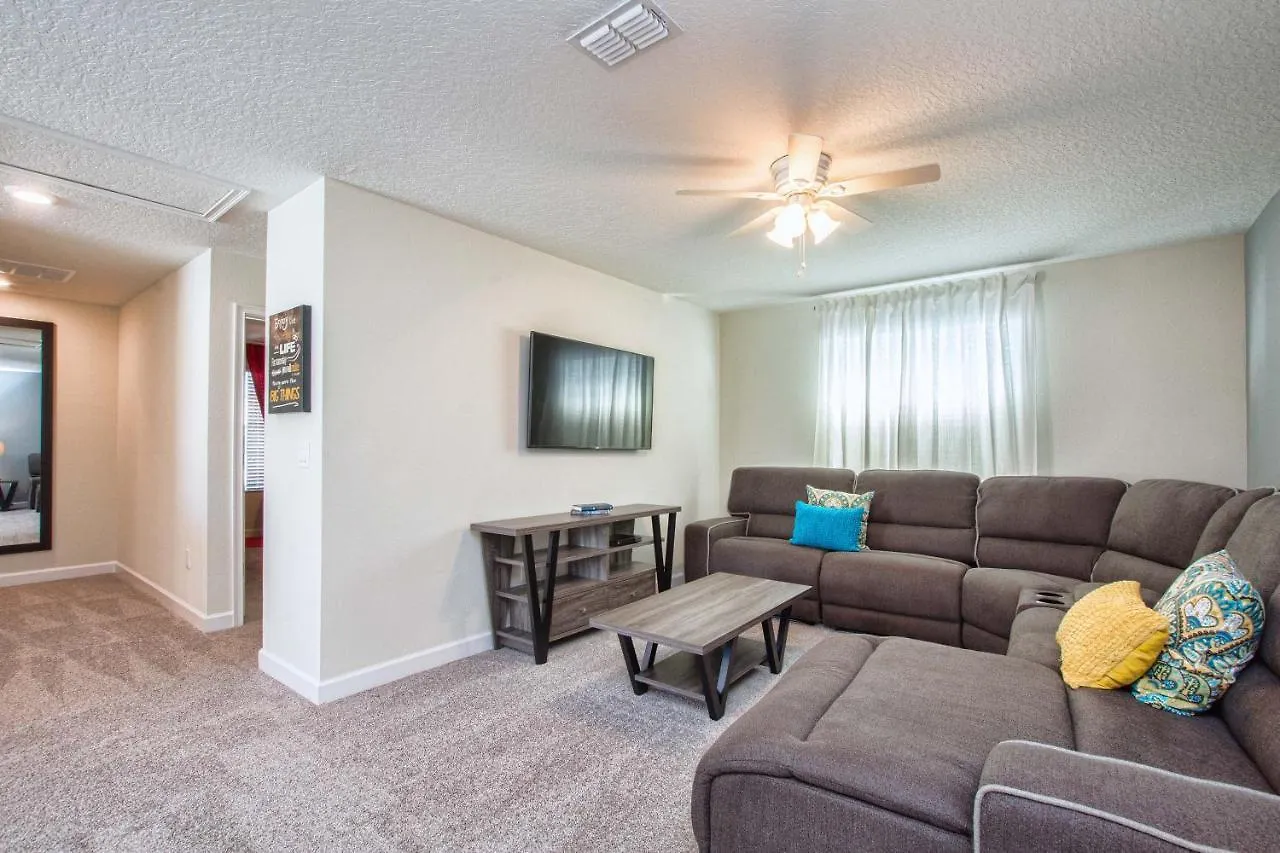 Storey Lake- 6 Bedroom Pool Home-1662st
