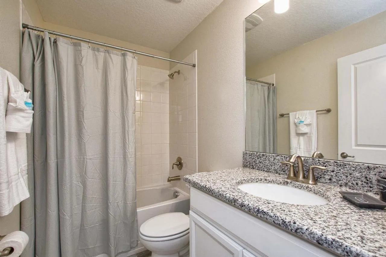 Storey Lake- 6 Bedroom Pool Home-1662st Holiday home
