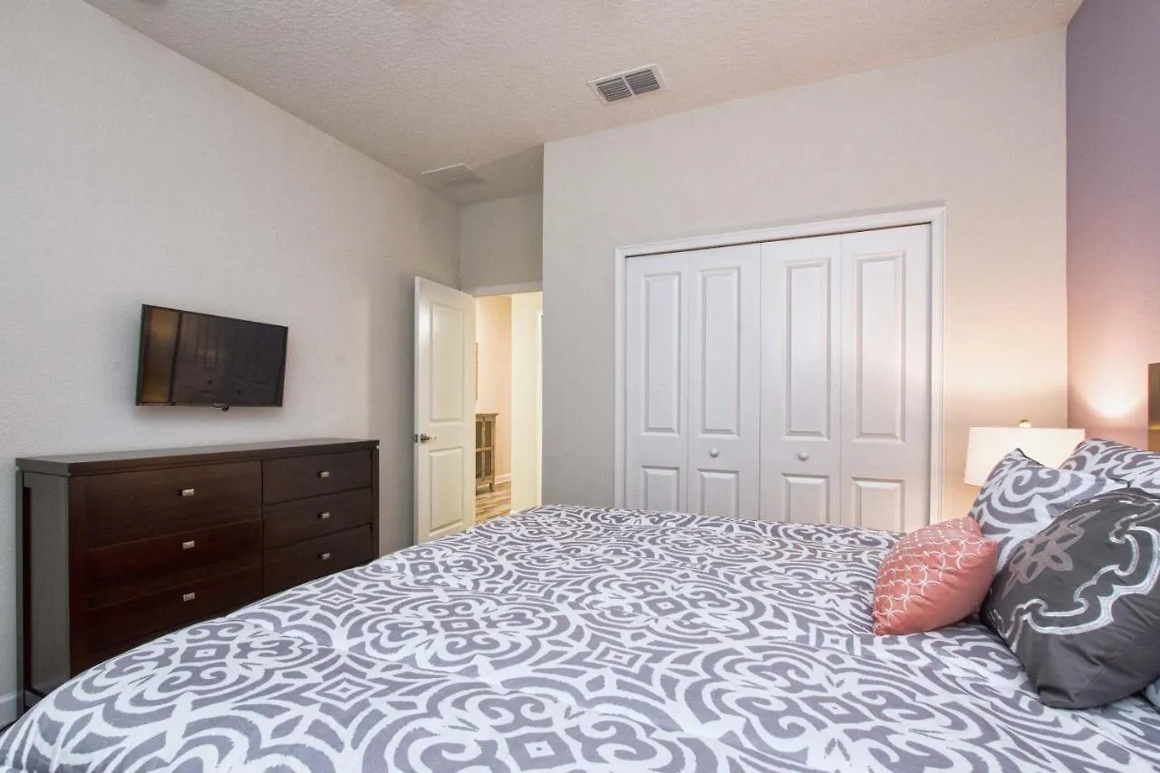 Storey Lake- 6 Bedroom Pool Home-1662st