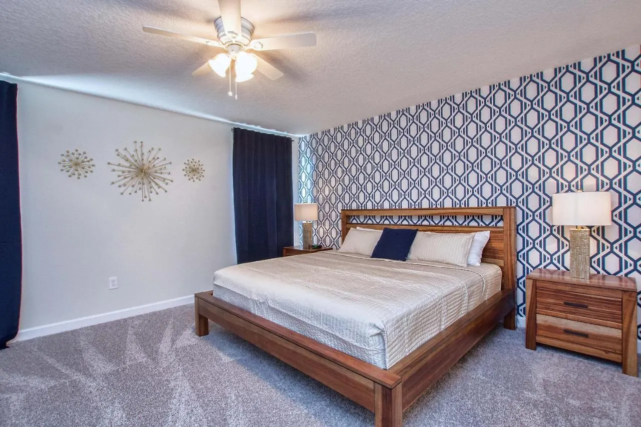 Storey Lake- 6 Bedroom Pool Home-1662st