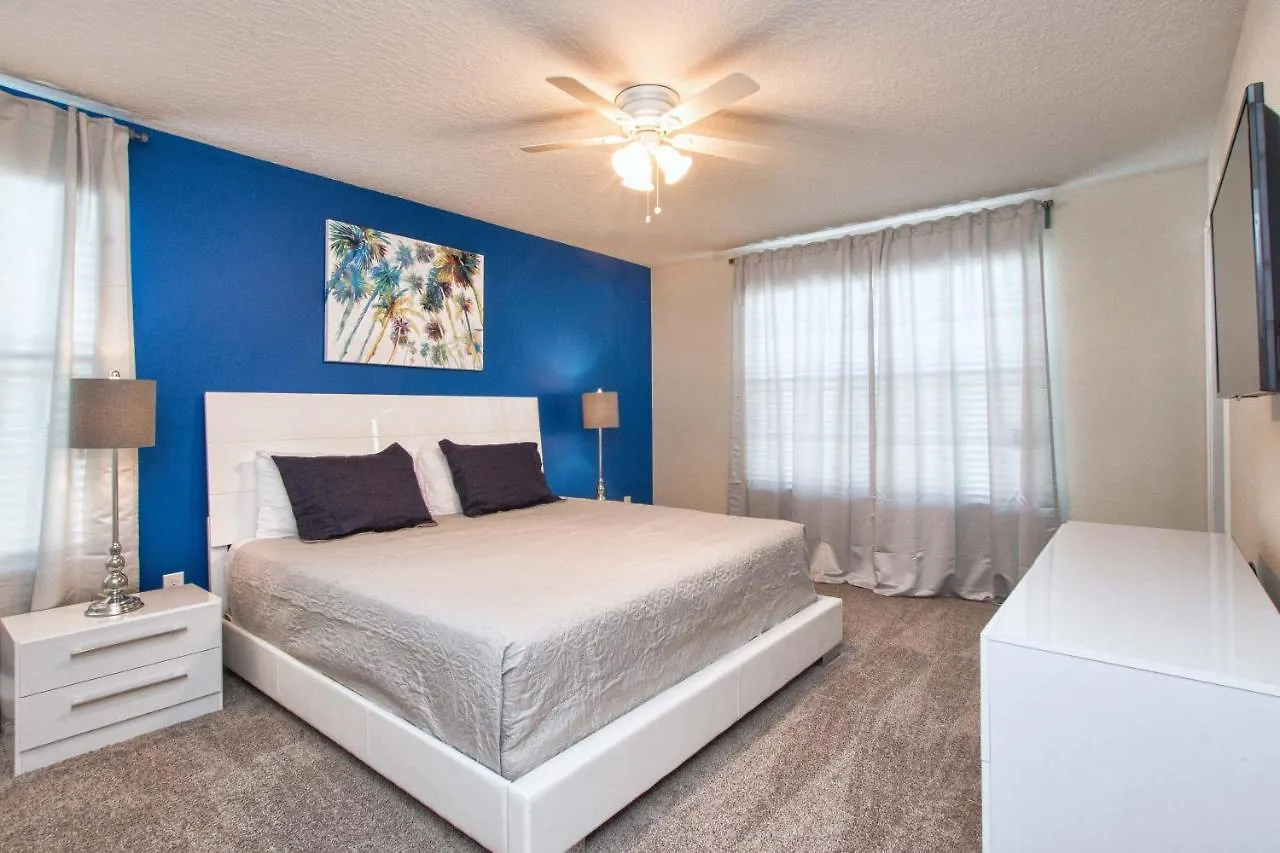 Storey Lake- 6 Bedroom Pool Home-1662st