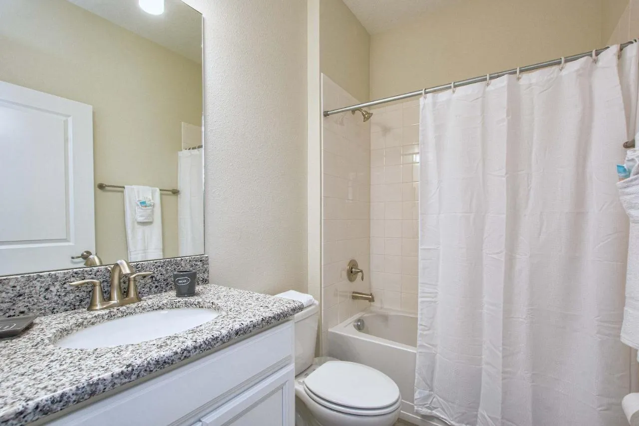 Storey Lake- 6 Bedroom Pool Home-1662st Holiday home