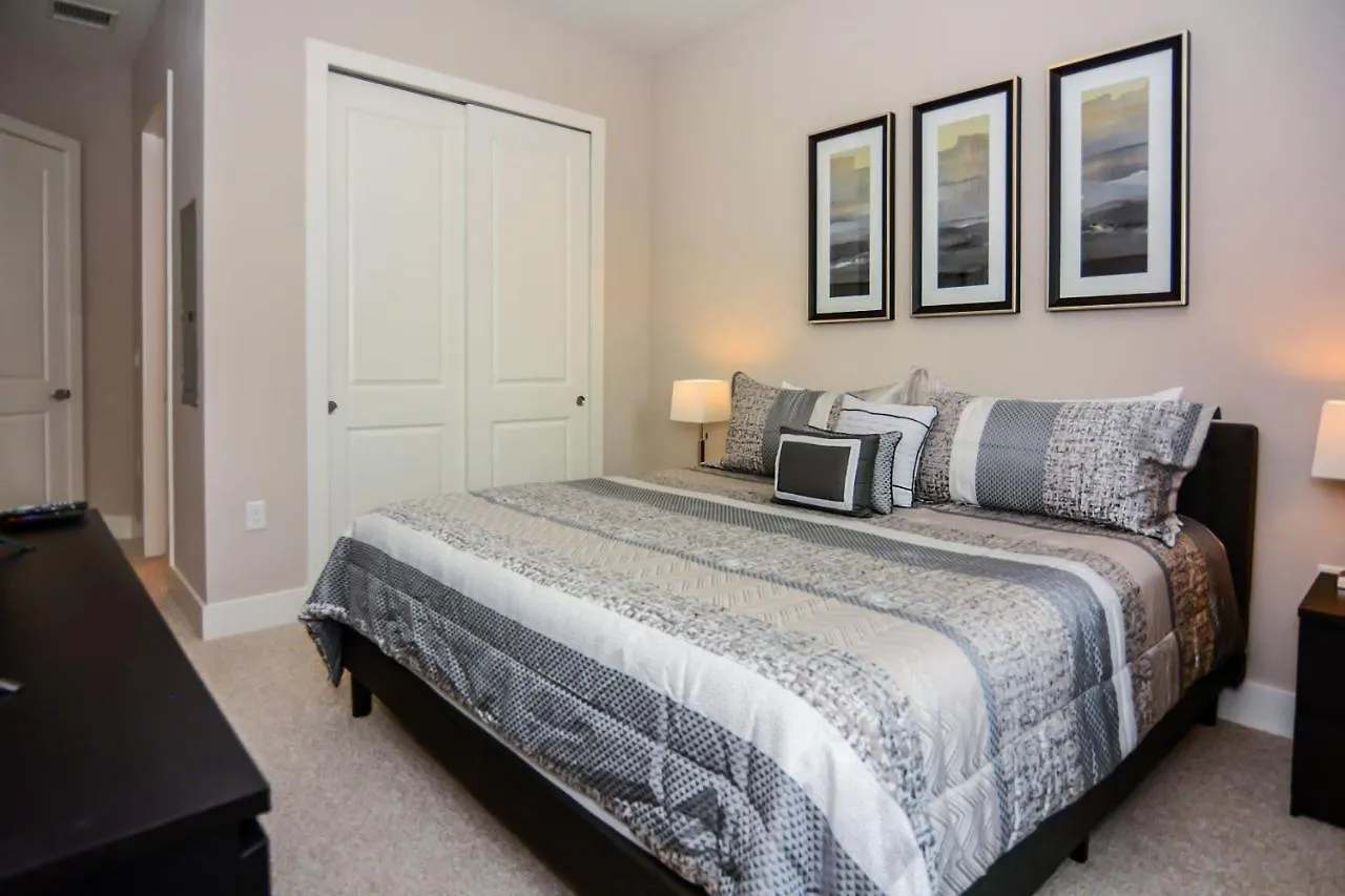 Dream Townhome With Balcony Summerville Su7576 *