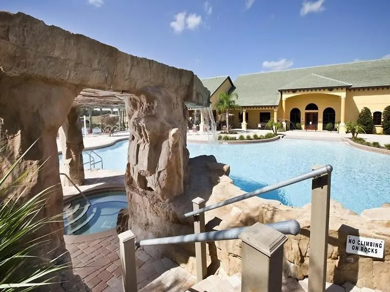 Beautiful 4 Bedroom Townhouse Located In Paradise Palms Orlando