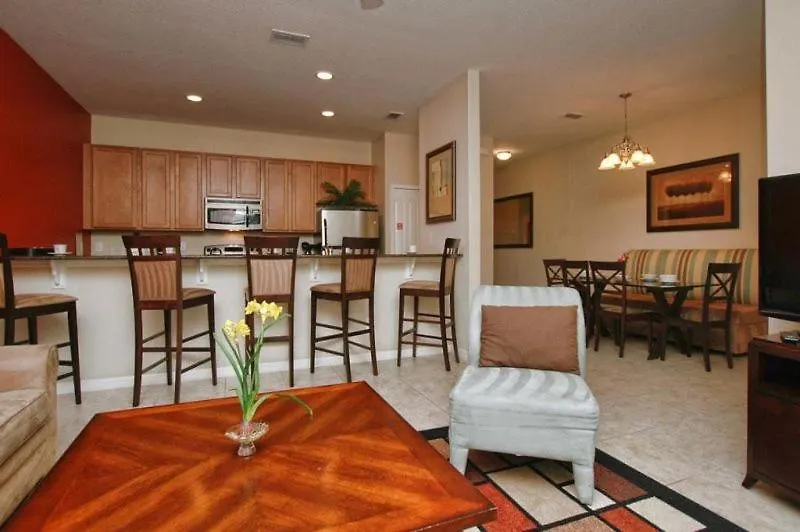 Beautiful 4 Bedroom Townhouse Located In Paradise Palms