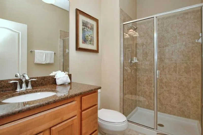 Beautiful 4 Bedroom Townhouse Located In Paradise Palms *