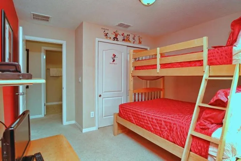 Beautiful 4 Bedroom Townhouse Located In Paradise Palms Holiday home *