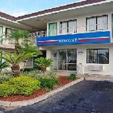 Rodeway Kissimmee Maingate West - Free Theme Park Shuttle Inn Four Corners
