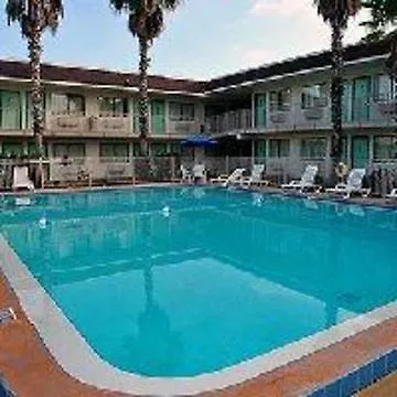 Rodeway Kissimmee Maingate West - Free Theme Park Shuttle Inn 2*