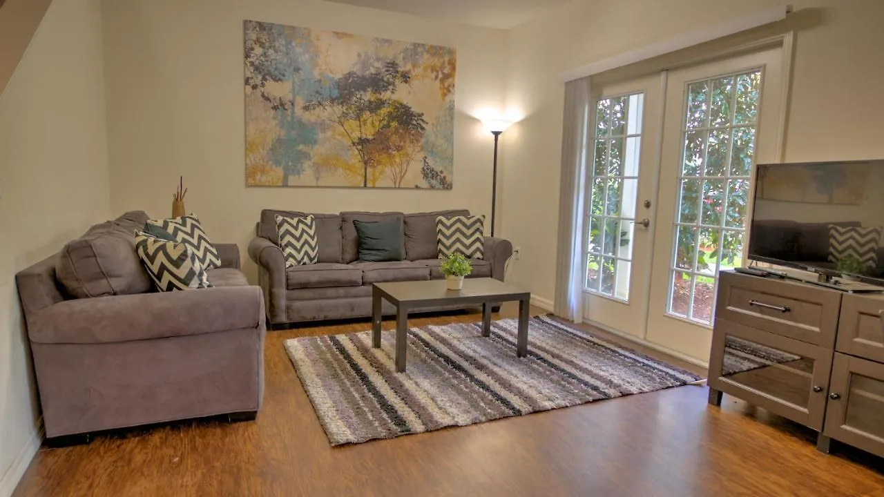 Villa Lincoln Townhome At Lucaya Near