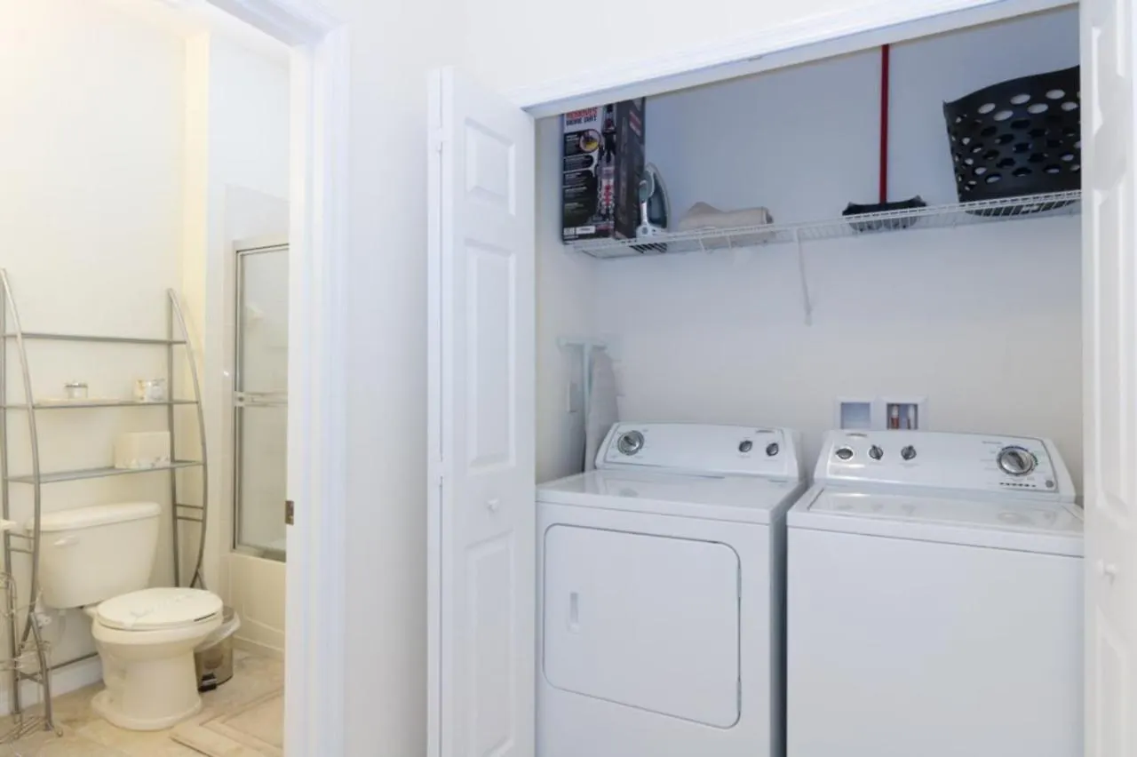 Bella Vida 1300 Apartment