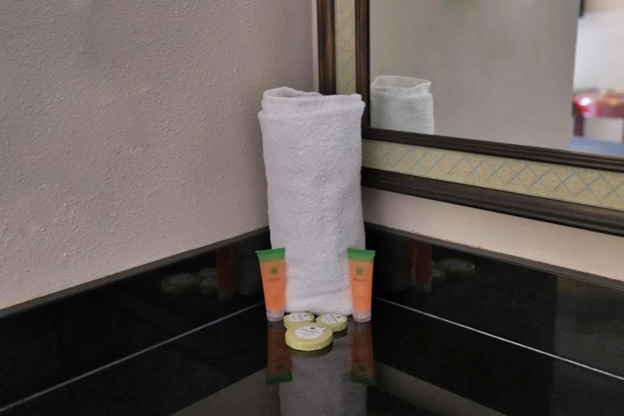 Hotel Destiny Palms Maingate West 2*