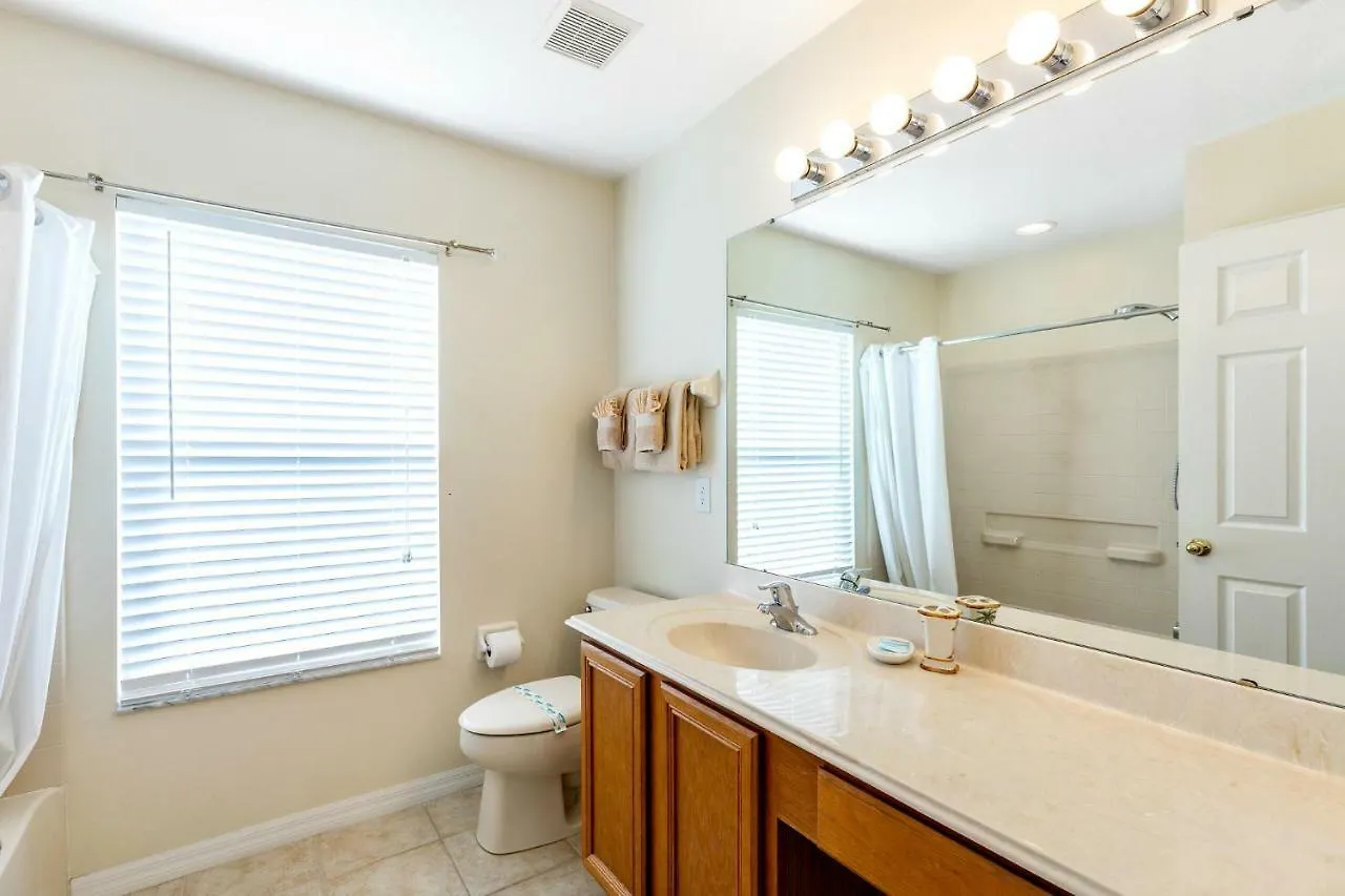 Vila 5 Bedroom Emerald Island Mins From Disney, South Facing Pool, Huge Corner Lot! *