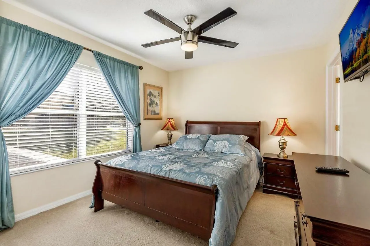 5 Bedroom Emerald Island Mins From Disney, South Facing Pool, Huge Corner Lot! Kissimmee