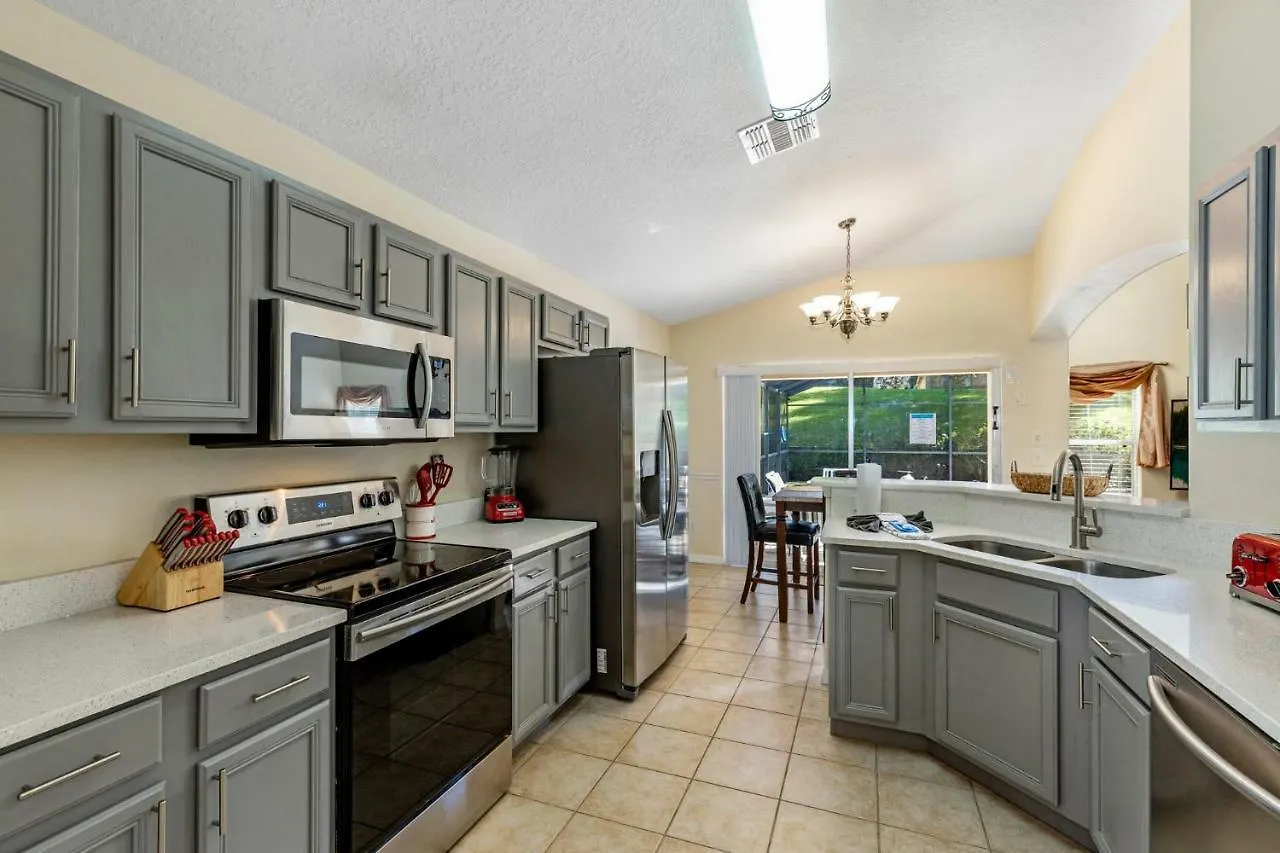 Vila 5 Bedroom Emerald Island Mins From Disney, South Facing Pool, Huge Corner Lot! Kissimmee