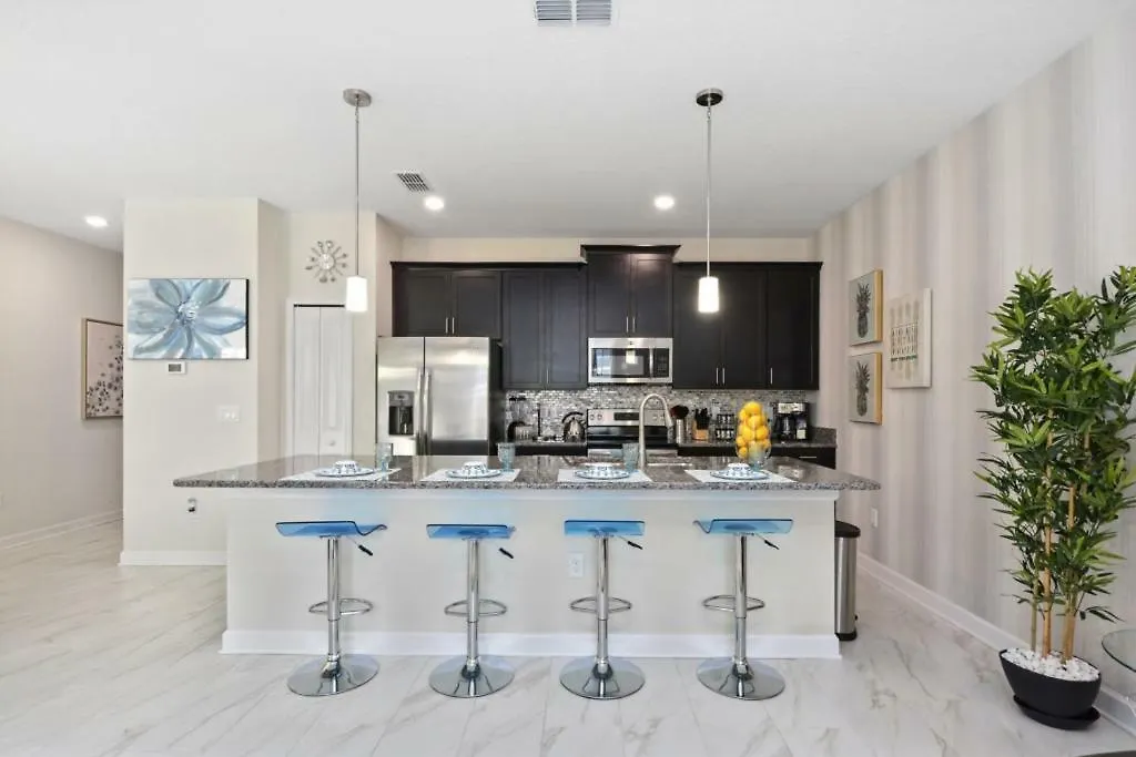 Super Townhome Near With Private Pool