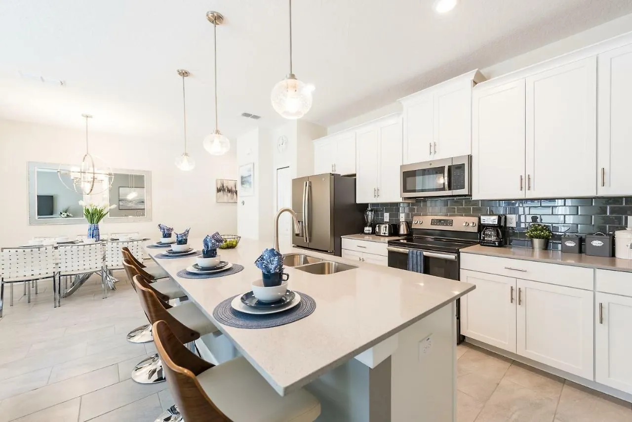 Spacious House With Private Pool Near Disney Villa
