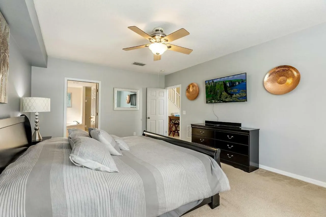 5 Bedroom Emerald Island Mins From Disney, South Facing Pool, Huge Corner Lot! * Kissimmee