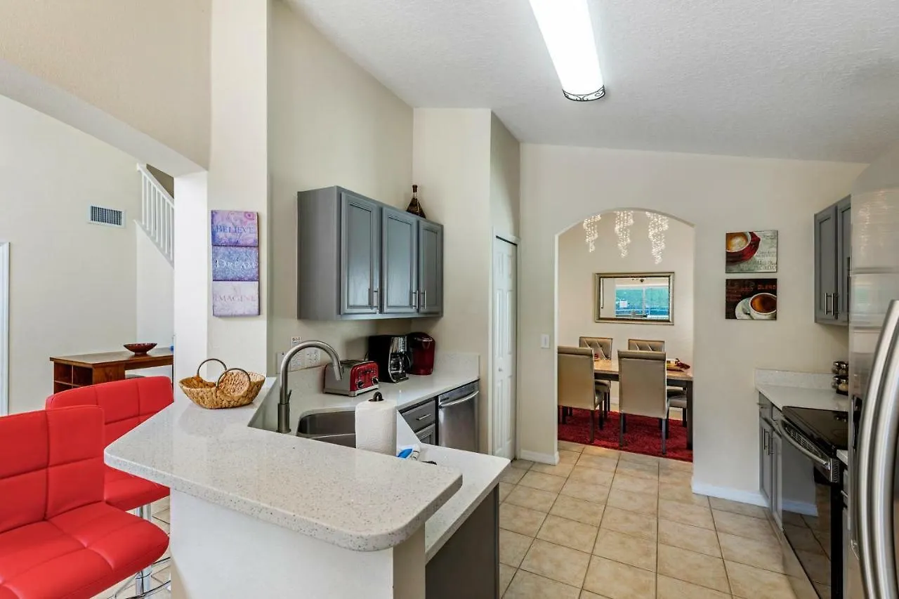 5 Bedroom Emerald Island Mins From Disney, South Facing Pool, Huge Corner Lot!