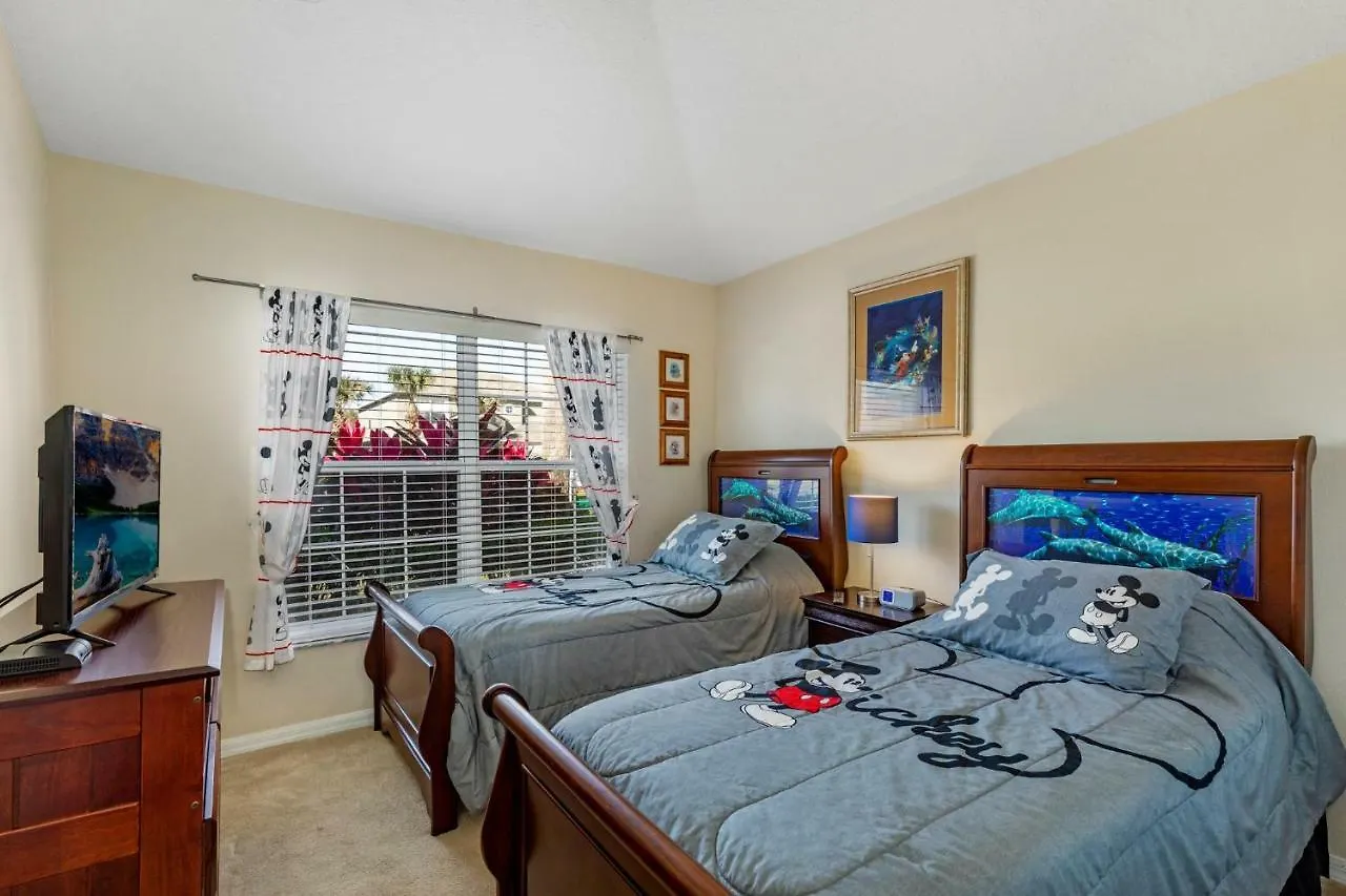 Vila 5 Bedroom Emerald Island Mins From Disney, South Facing Pool, Huge Corner Lot! Kissimmee