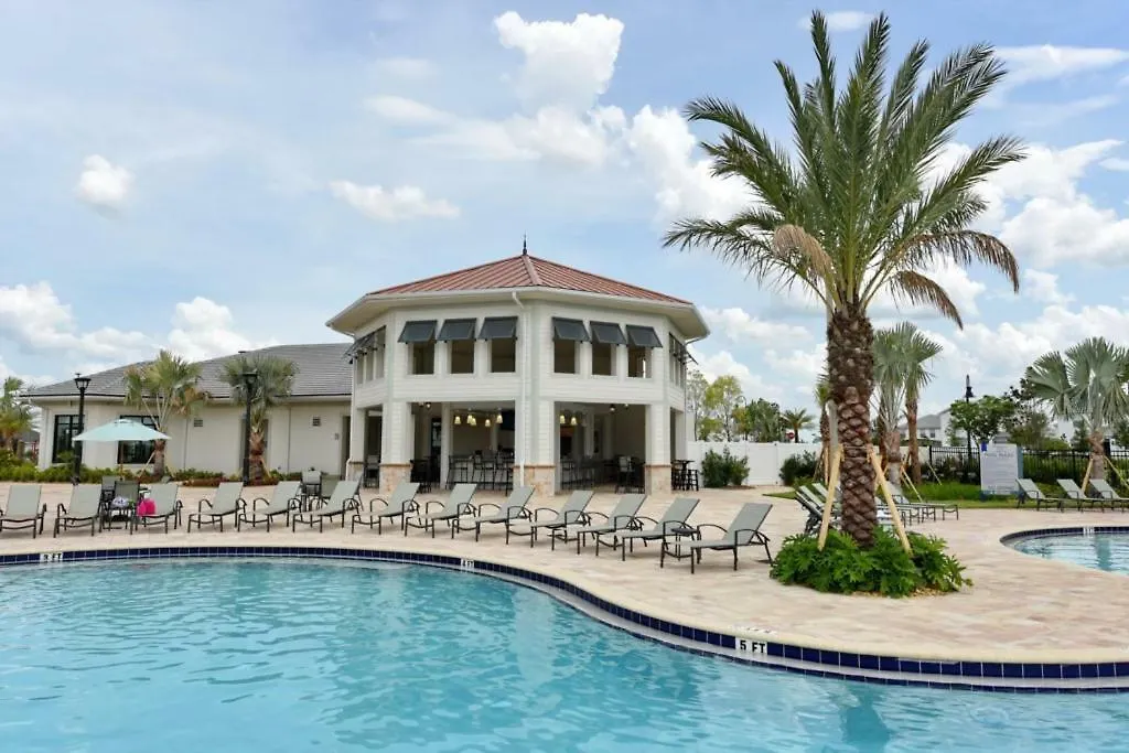 Villa Spacious With A Large Pool Near