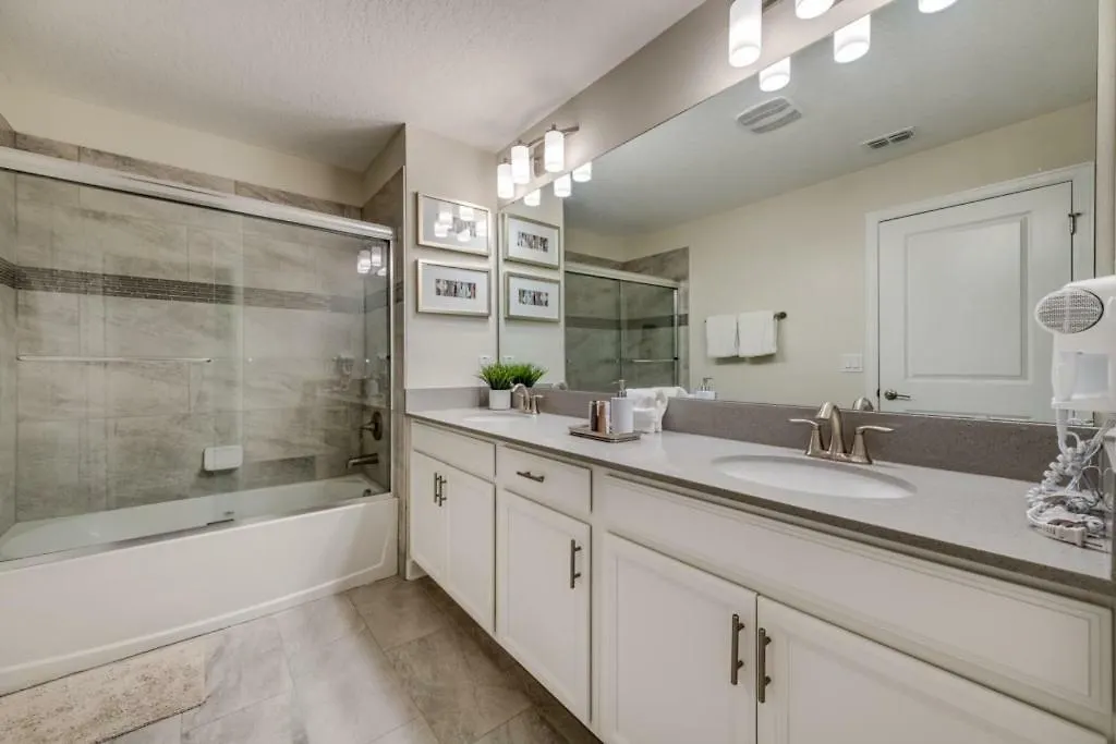别墅 Elegant With Themed Bedrooms Near *