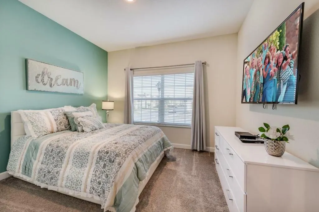 Elegant With Themed Bedrooms Near 别墅