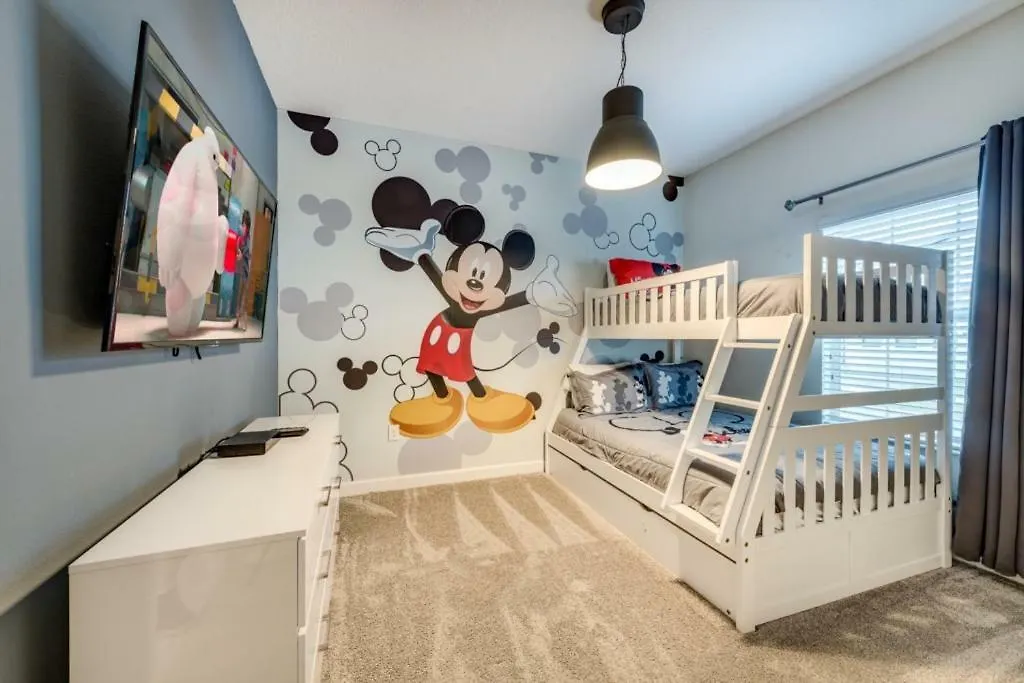 Elegant With Themed Bedrooms Near 别墅