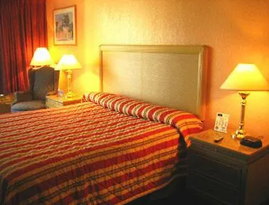 Howard Johnson By Wyndham Tropical Palms Hotel Kissimmee