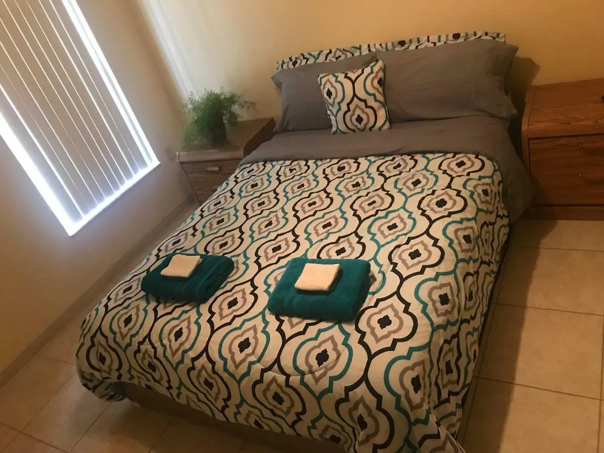 The Lyons Den, Shared Homestay