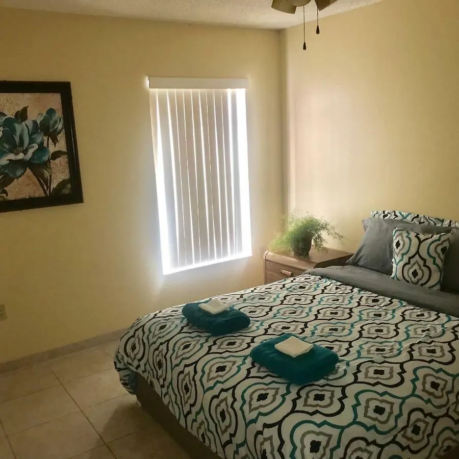 The Lyons Den, Shared Homestay *