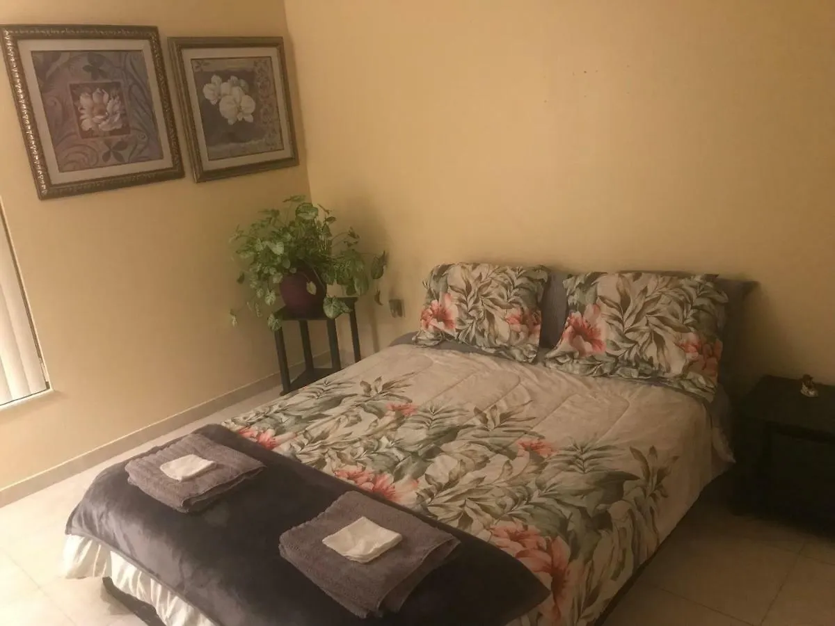 The Lyons Den, Shared Homestay *