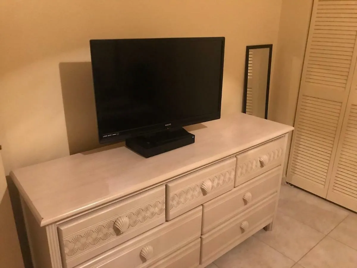 The Lyons Den, Shared Kissimmee