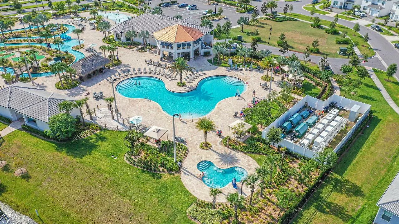 Only 5 Miles From Disney! Free Water Park! 2 Bed, 2 Bath Condo, Sleeps 8 Διαμέρισμα
