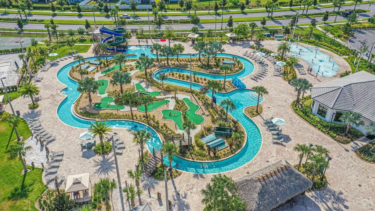 Only 5 Miles From Disney! Free Water Park! 2 Bed, 2 Bath Condo, Sleeps 8 Kissimmee
