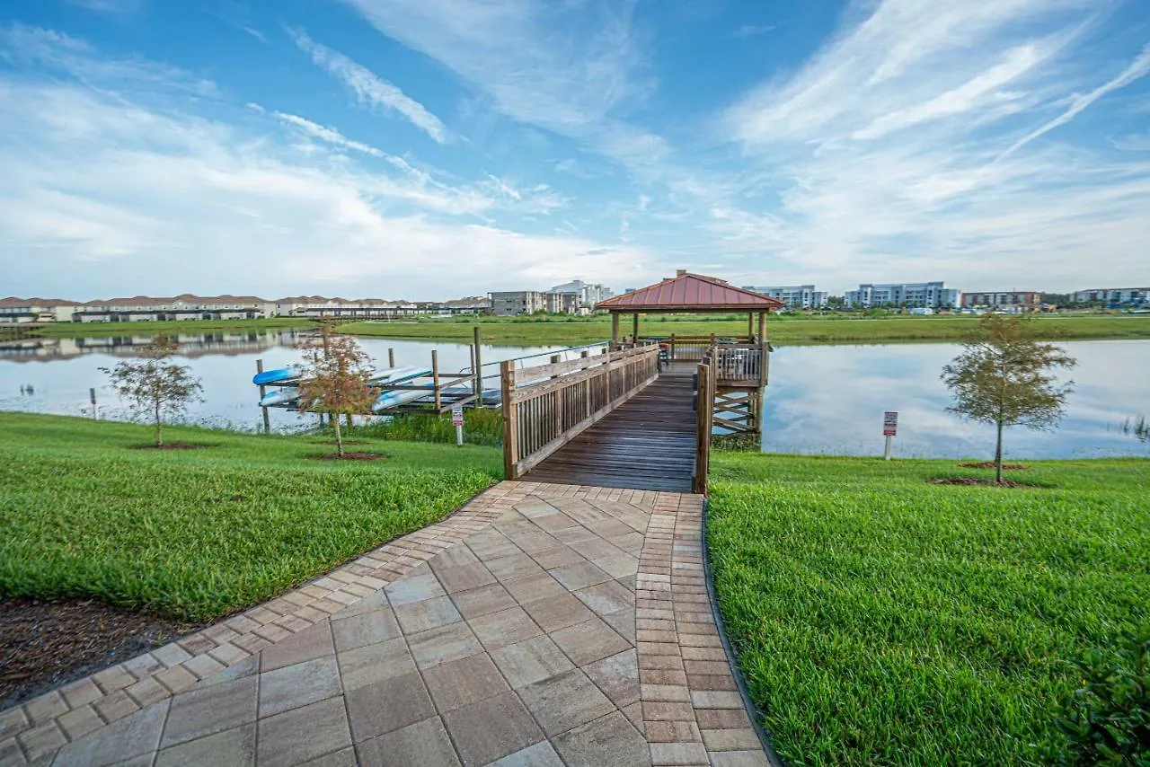 Only 5 Miles From Disney! Free Water Park! 2 Bed, 2 Bath Condo, Sleeps 8 Διαμέρισμα Kissimmee
