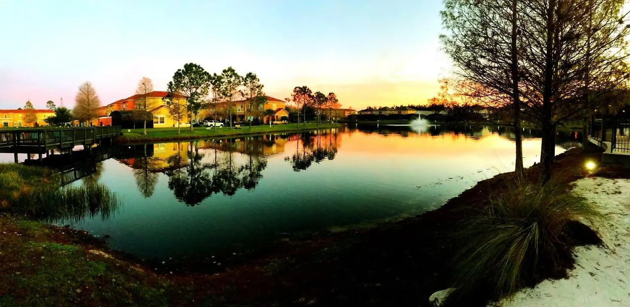 Dream With Hot Tub, Pool, Xbox, Games Room, Lakeview, 10 Min To Disney, Clubhouse Holiday home *