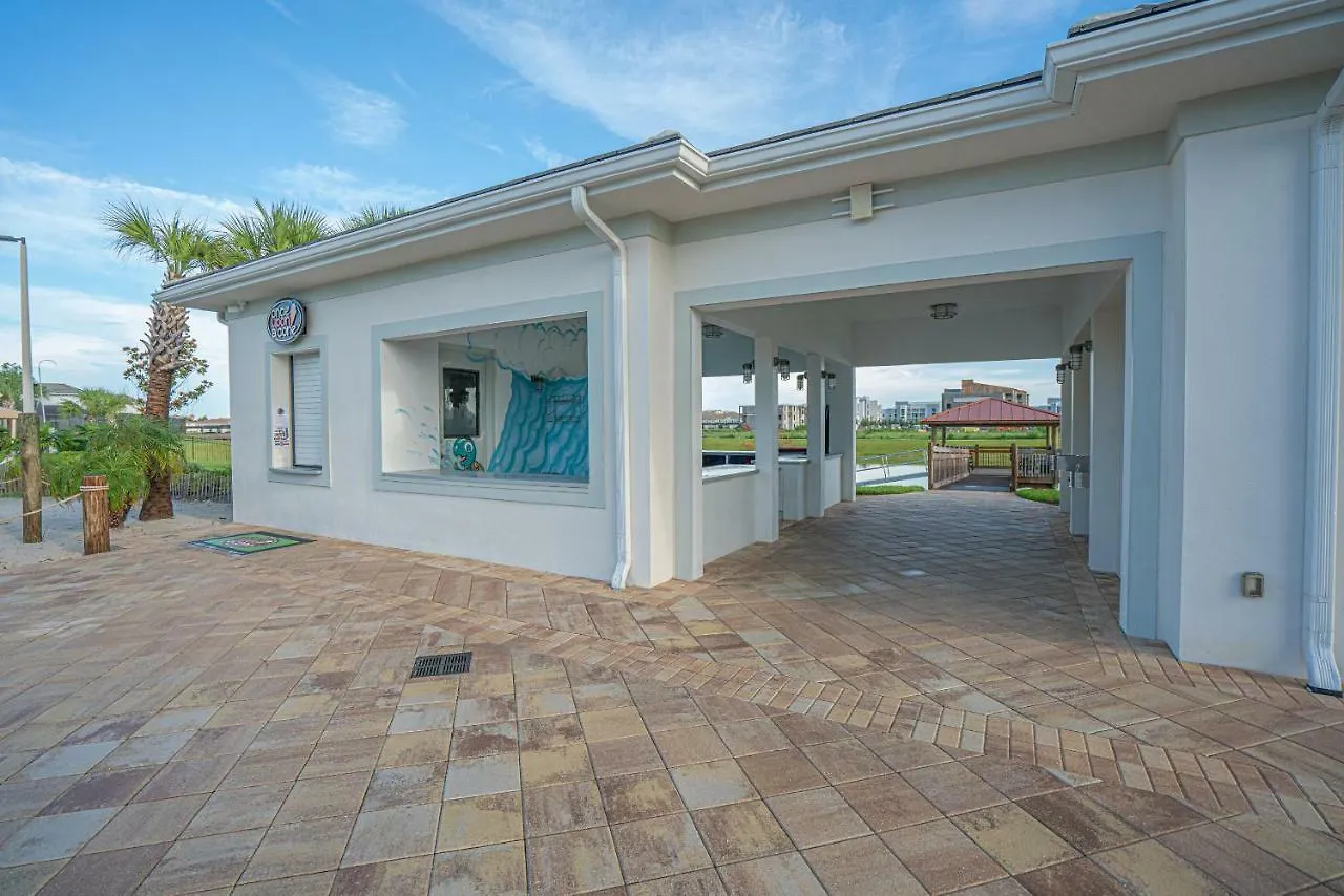 Only 5 Miles From Disney! Free Water Park! 2 Bed, 2 Bath Condo, Sleeps 8 Kissimmee