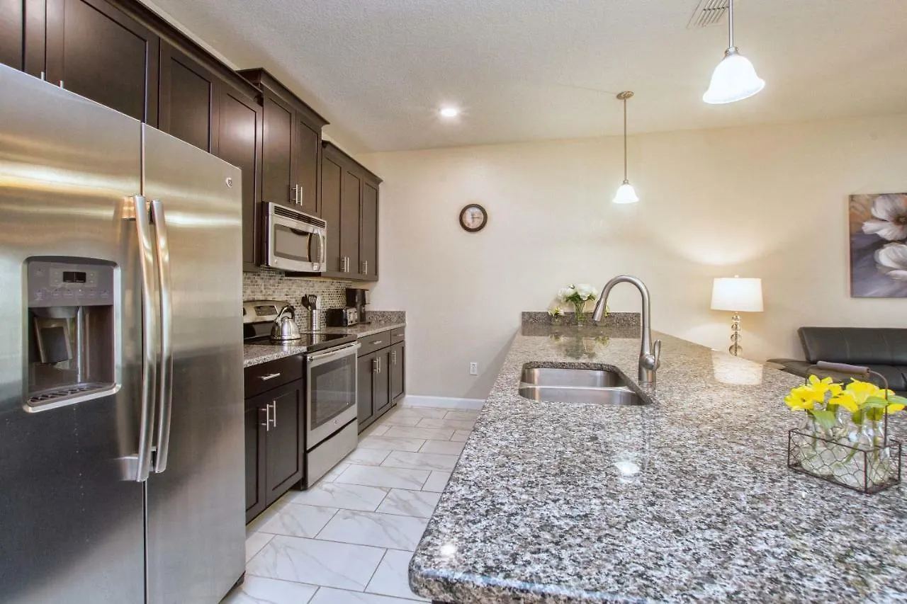 I - New 4 Bedroom - 5 Miles To - Free Water Park - Private Pool Holiday home *