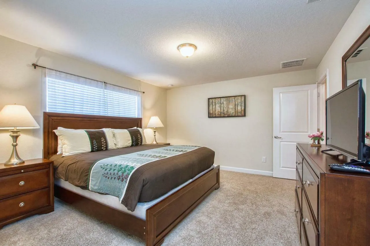 I - New 4 Bedroom - 5 Miles To - Free Water Park - Private Pool Kissimmee