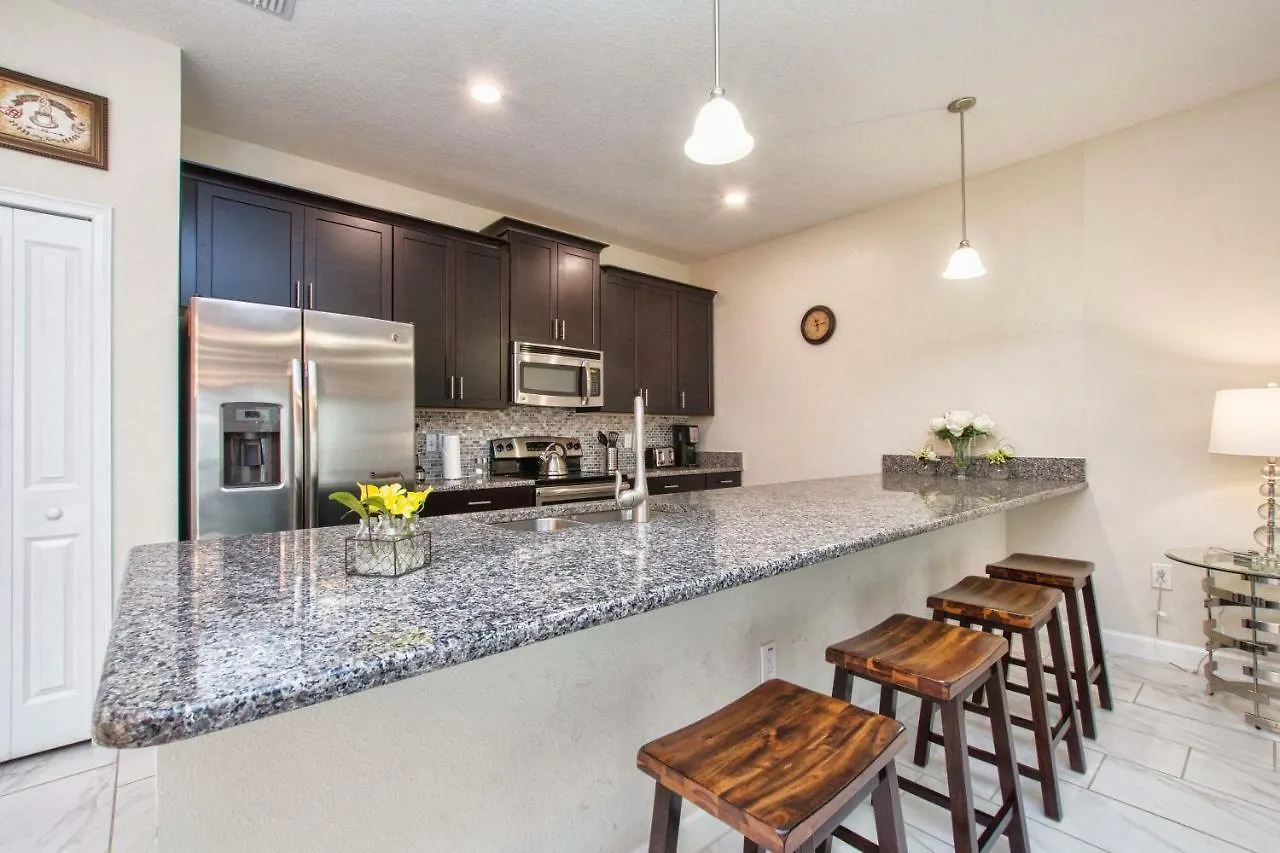 I - New 4 Bedroom - 5 Miles To - Free Water Park - Private Pool Holiday home *