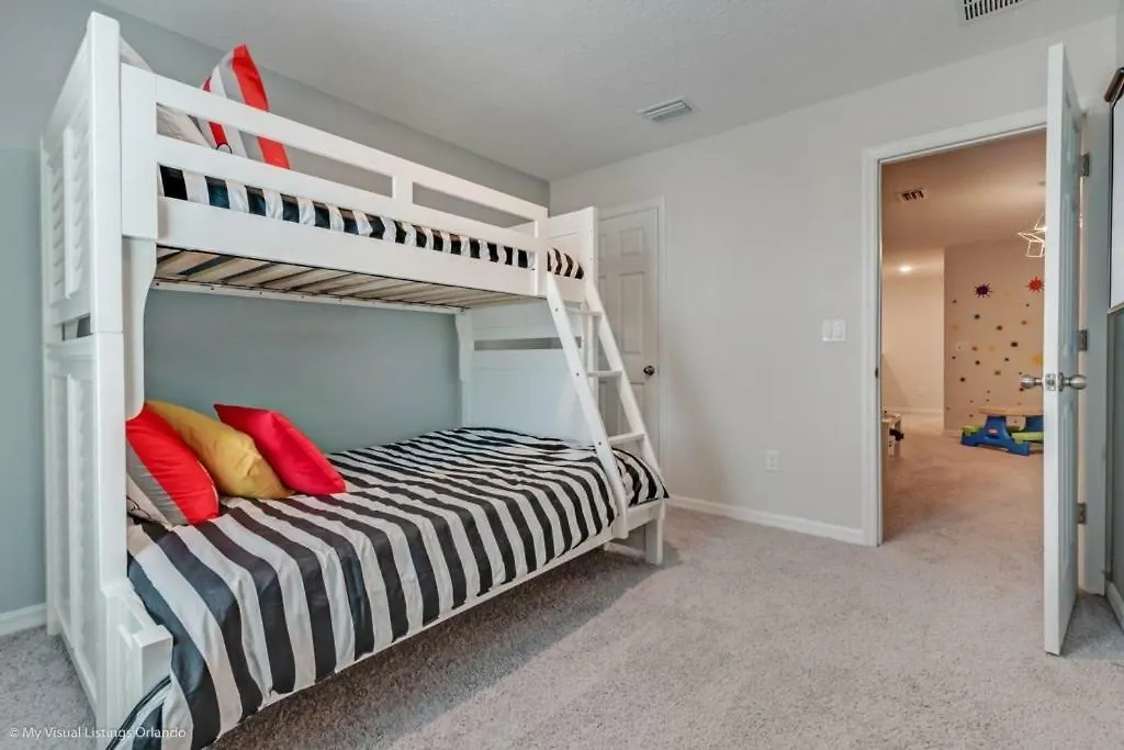 1545carey Townhouse Four Corners