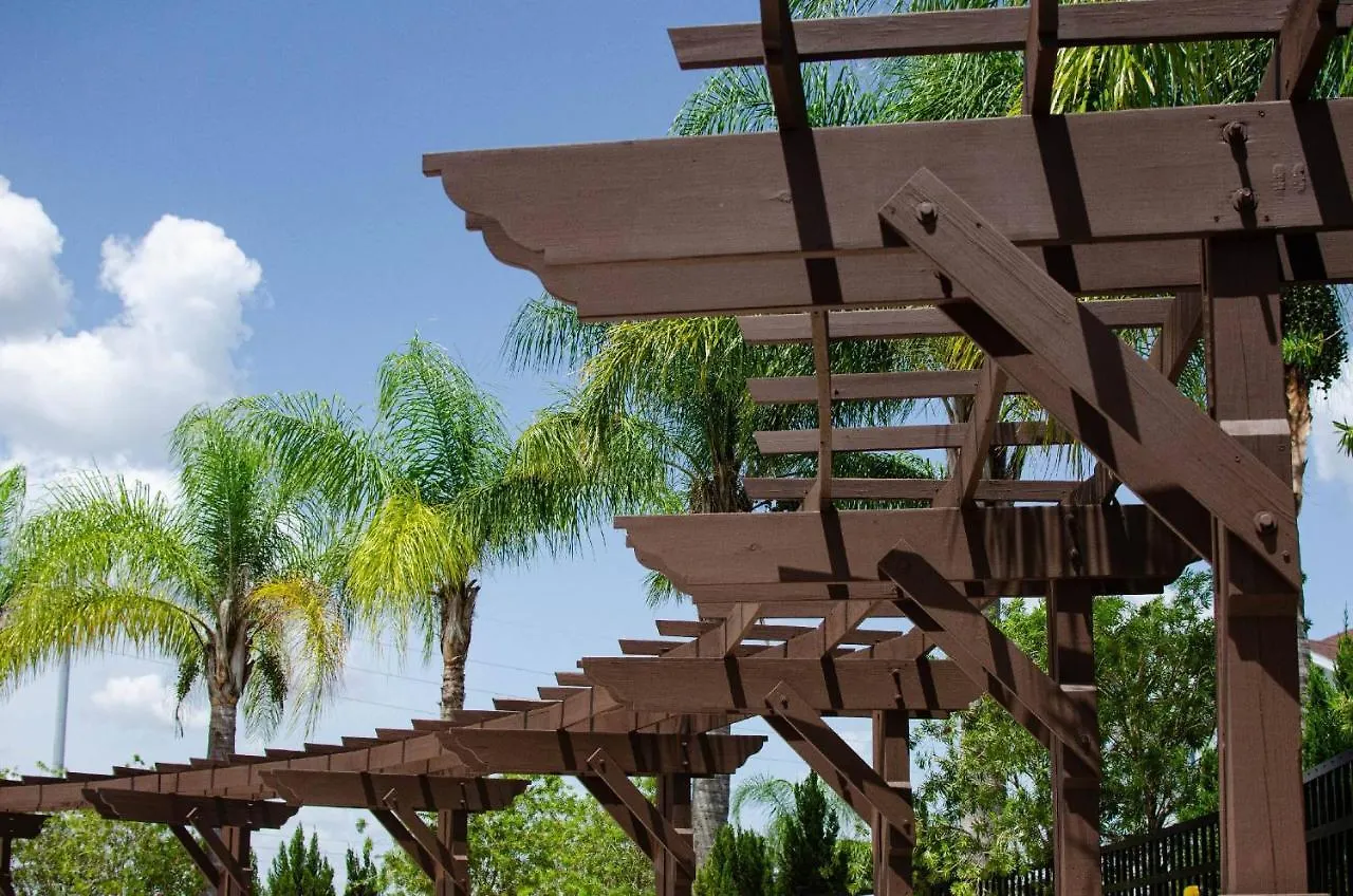 Holiday home 3 Bedroom Townhouse In Luxury Resort, Sleeps 8, 10 Min To Disney! *