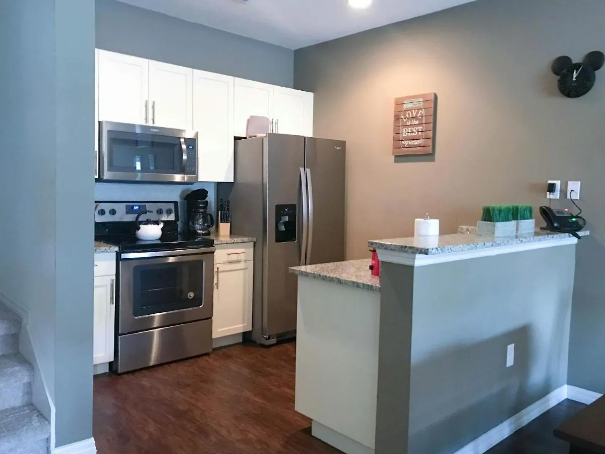 3 Bedroom Townhouse In Luxury Resort, Sleeps 8, 10 Min To Disney! *