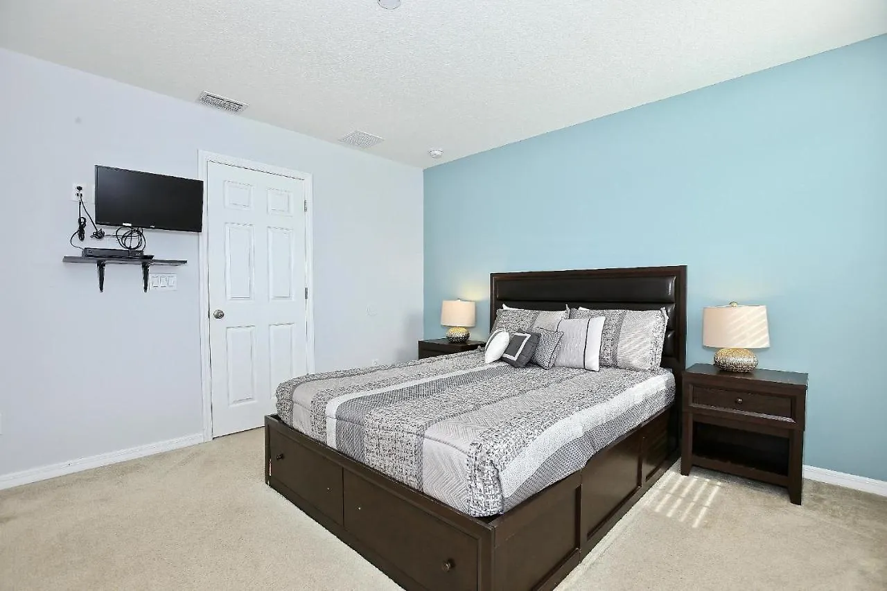 Spectacular Big House, 4 Bedrooms, Private Pool * Kissimmee