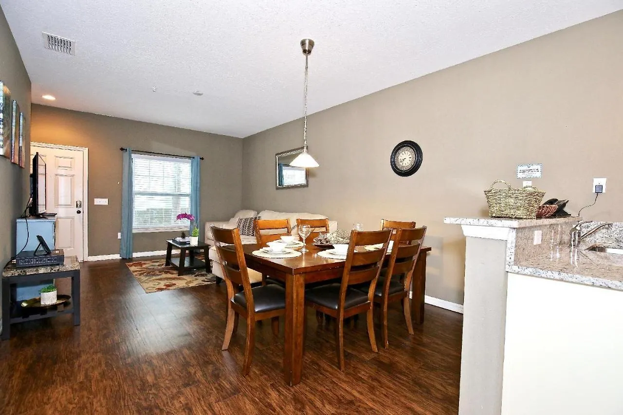 Great Townhouse In Great Luxurious Community, Poolgym Close To Disney! Holiday home