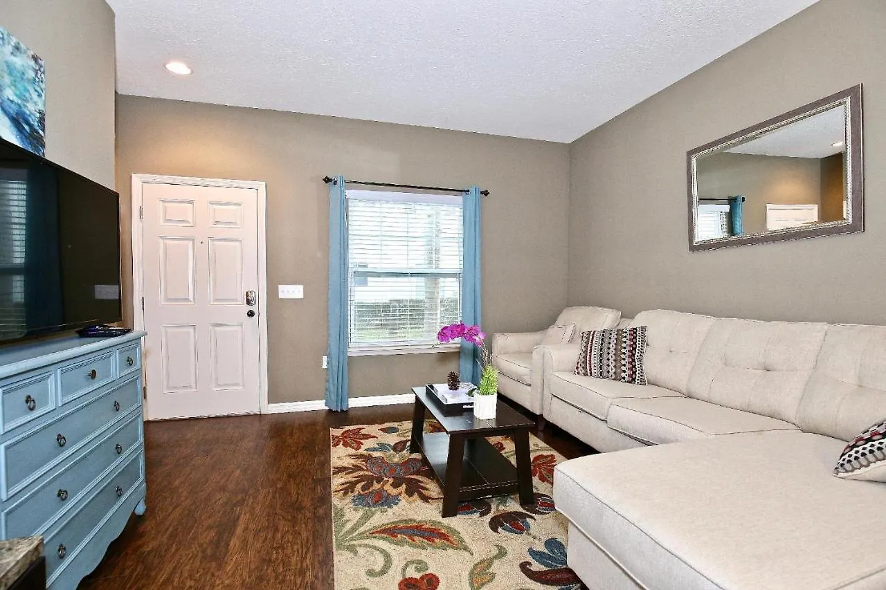 Great Townhouse In Great Luxurious Community, Poolgym Close To Disney! Holiday home *