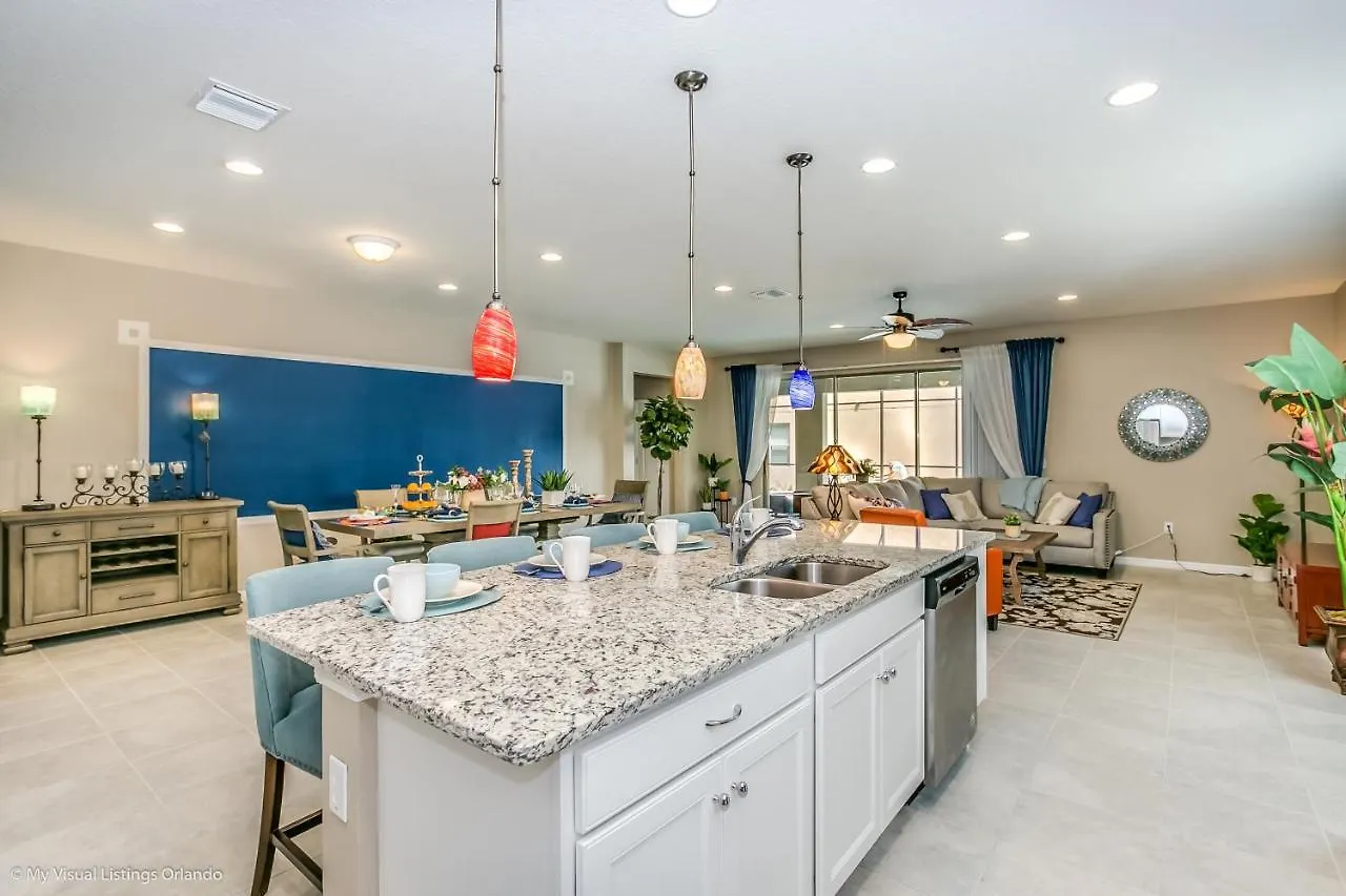 8 Bedroom, 6 Bathroom Upscale Near All The Fun In Villa *